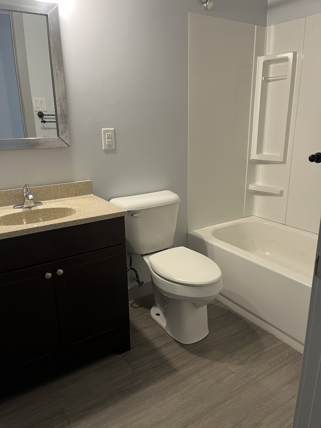 Spacious 1-Bedroom Suite with In-Suite Laundry & Balcony