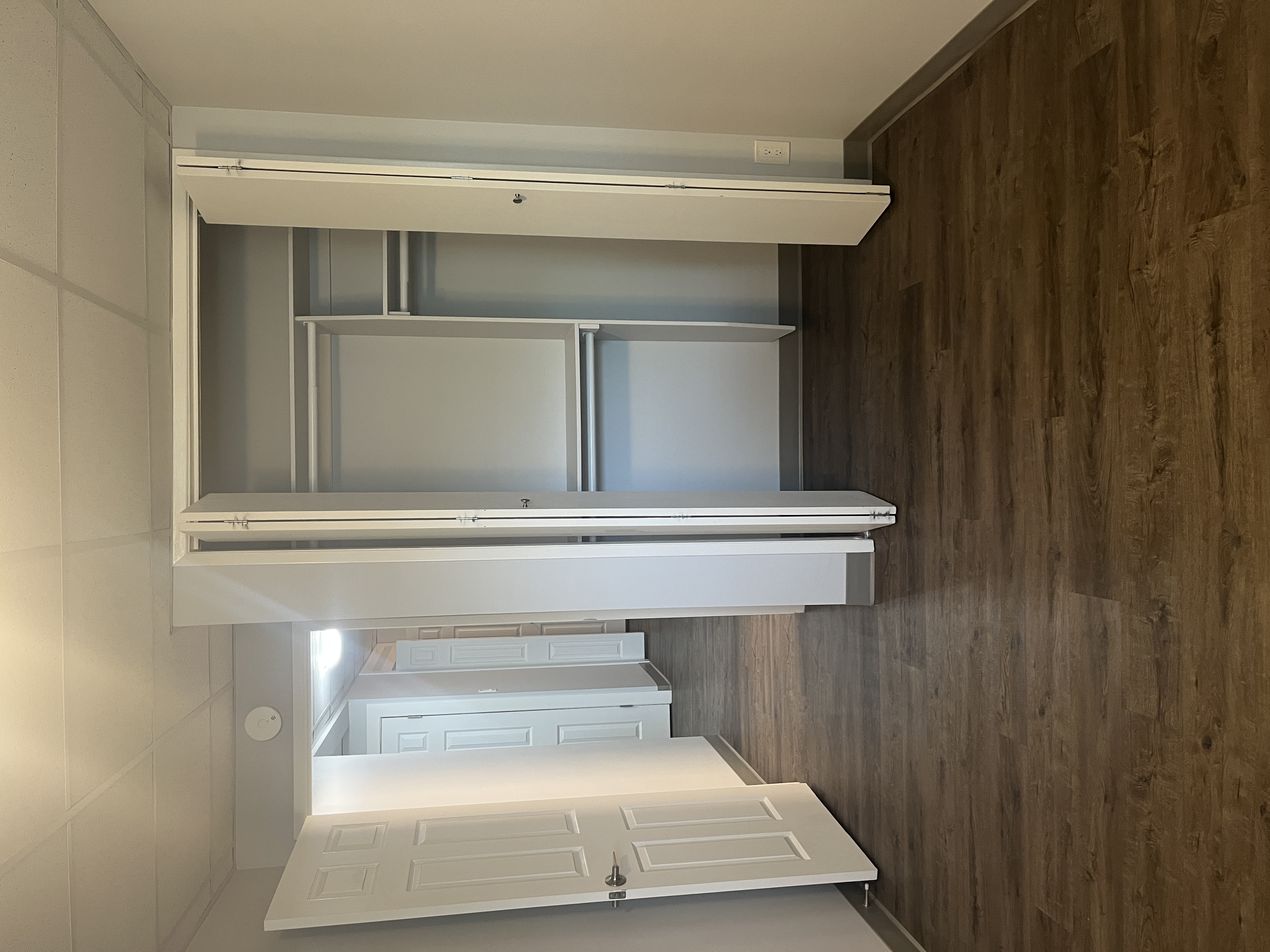 Spacious 1-Bedroom Suite with In-Suite Laundry & Balcony