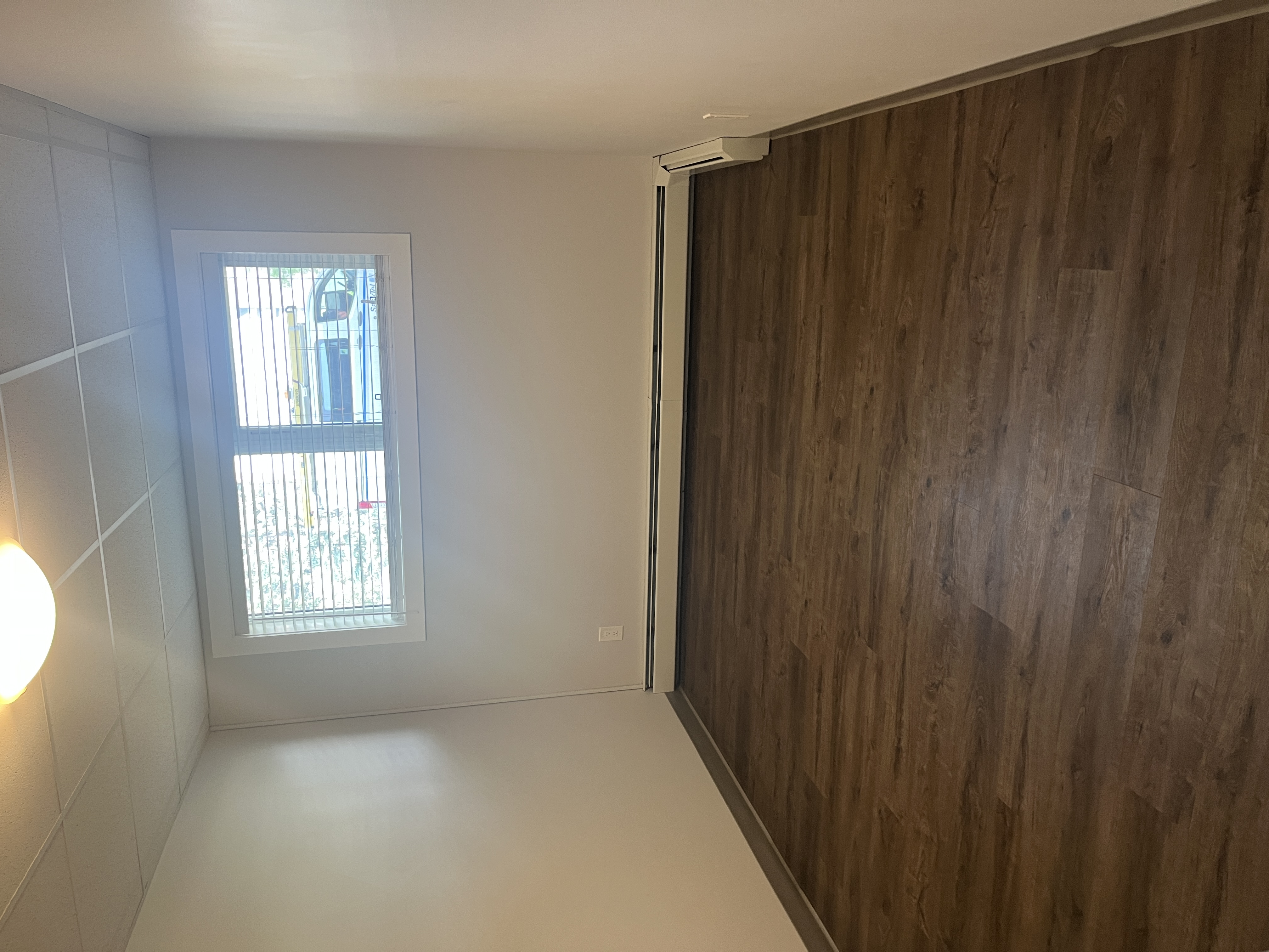 Spacious 1-Bedroom Suite with In-Suite Laundry & Balcony