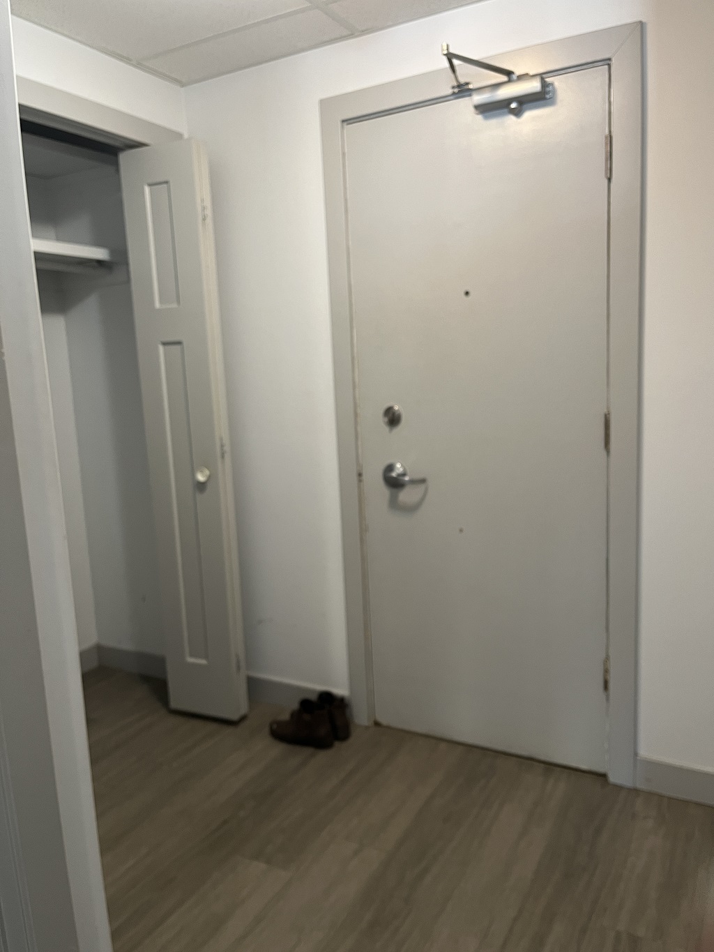 Spacious 1-Bedroom Suite with In-Suite Laundry & Balcony