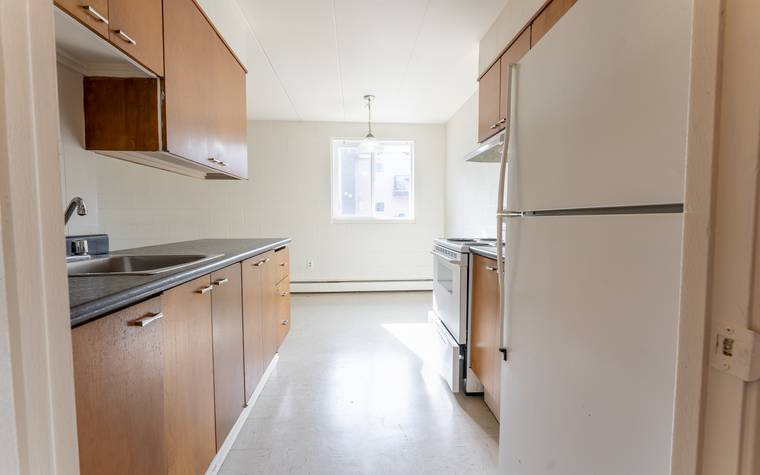 2315 7th st E Bright and Spacious 1 Bedroom