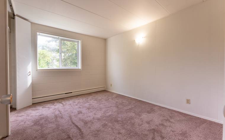 2315 7th st E Bright and Spacious 1 Bedroom