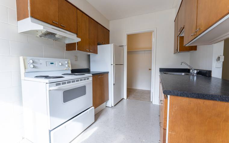 2315 7th st E Bright and Spacious 1 Bedroom