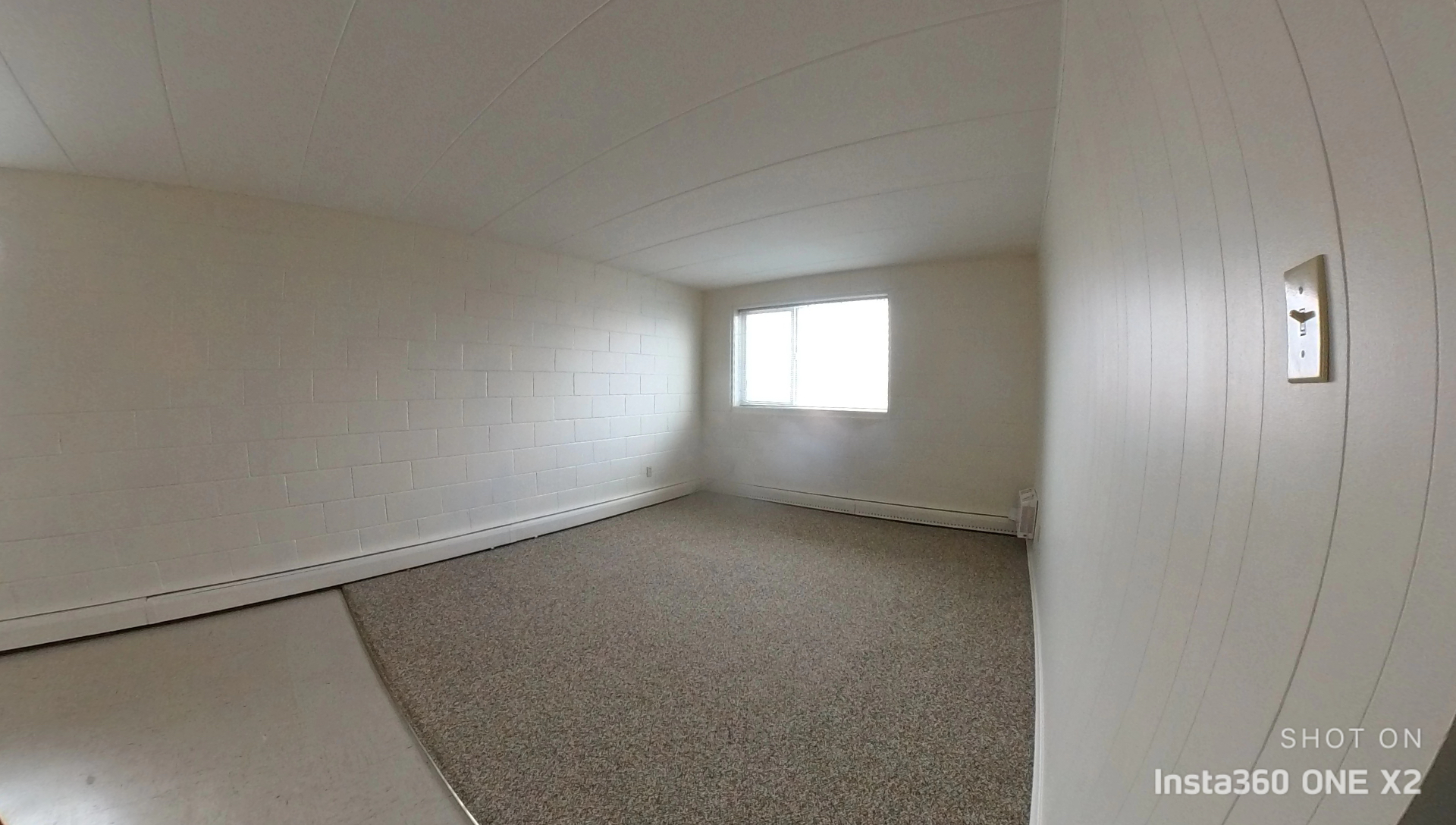 2315 7th st E Bright and Spacious 1 Bedroom