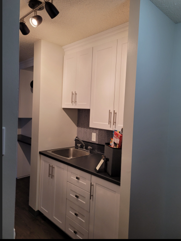 Prince Charles 1 Bedroom Rental ON 8th ST 