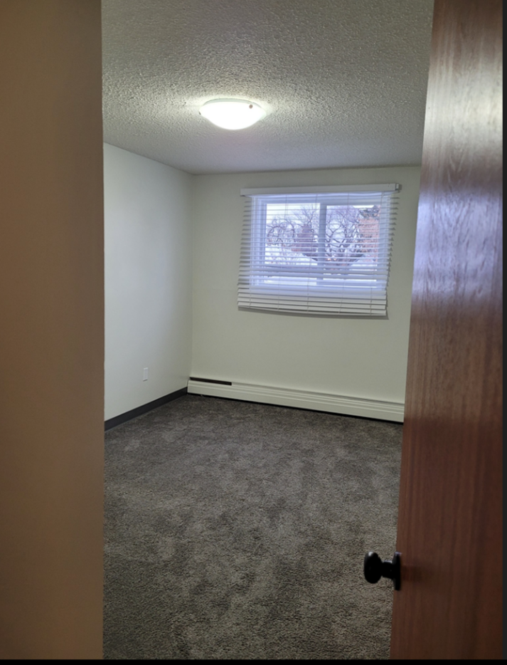 Prince Charles 1 Bedroom Rental ON 8th ST 