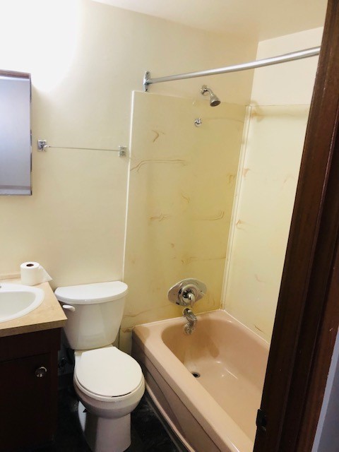 College DR Bachelor For Rent