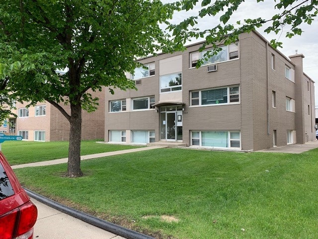 🏡 East Side 1 Bedroom Apartment Aug 1 – 1909 7th Street E!