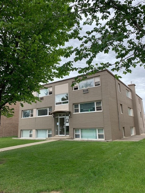 🏡 East Side 1 Bedroom Apartment Aug 1 – 1909 7th Street E!