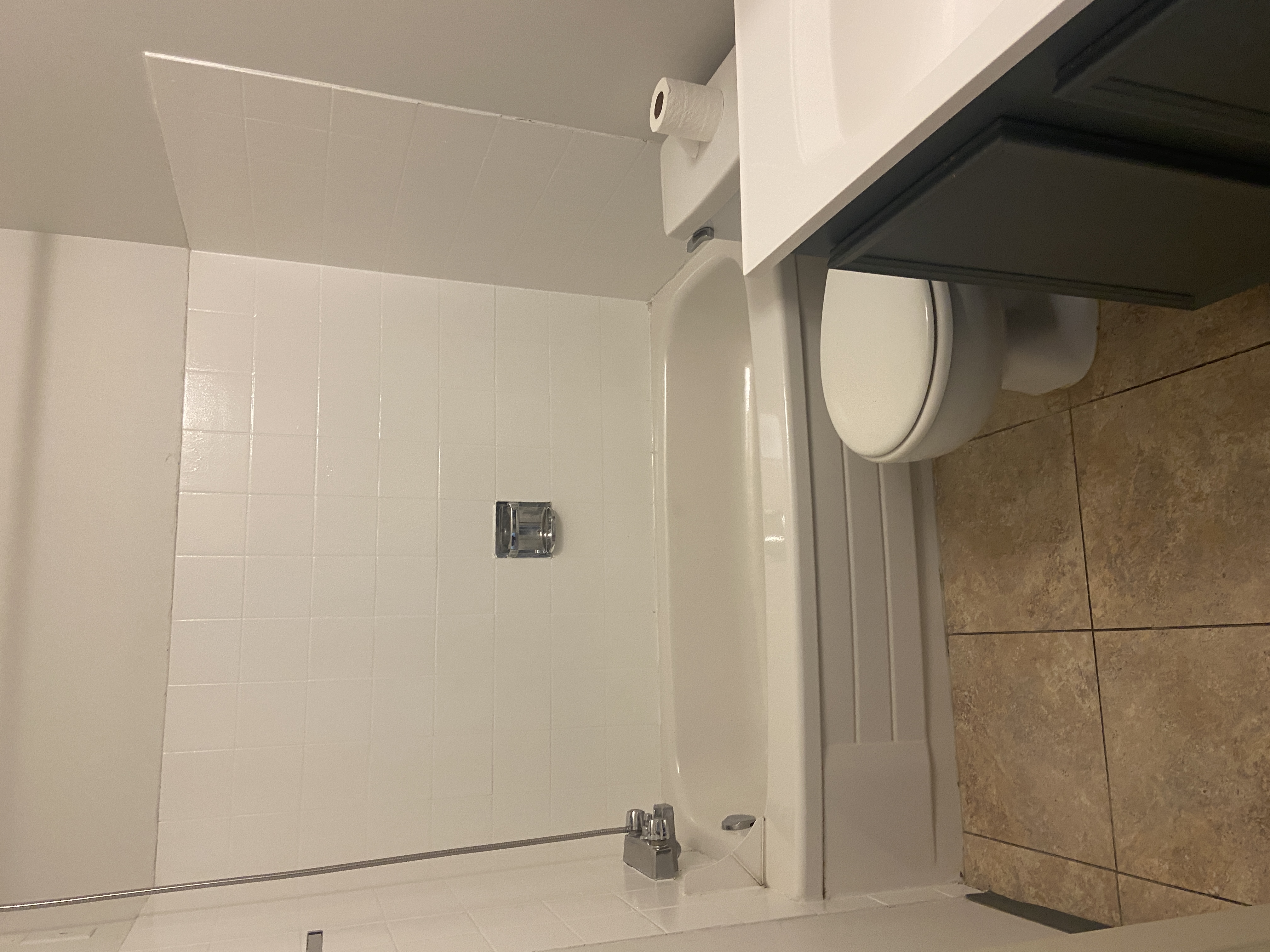 Large 1 Bedroom Down Town With Walk in Closet