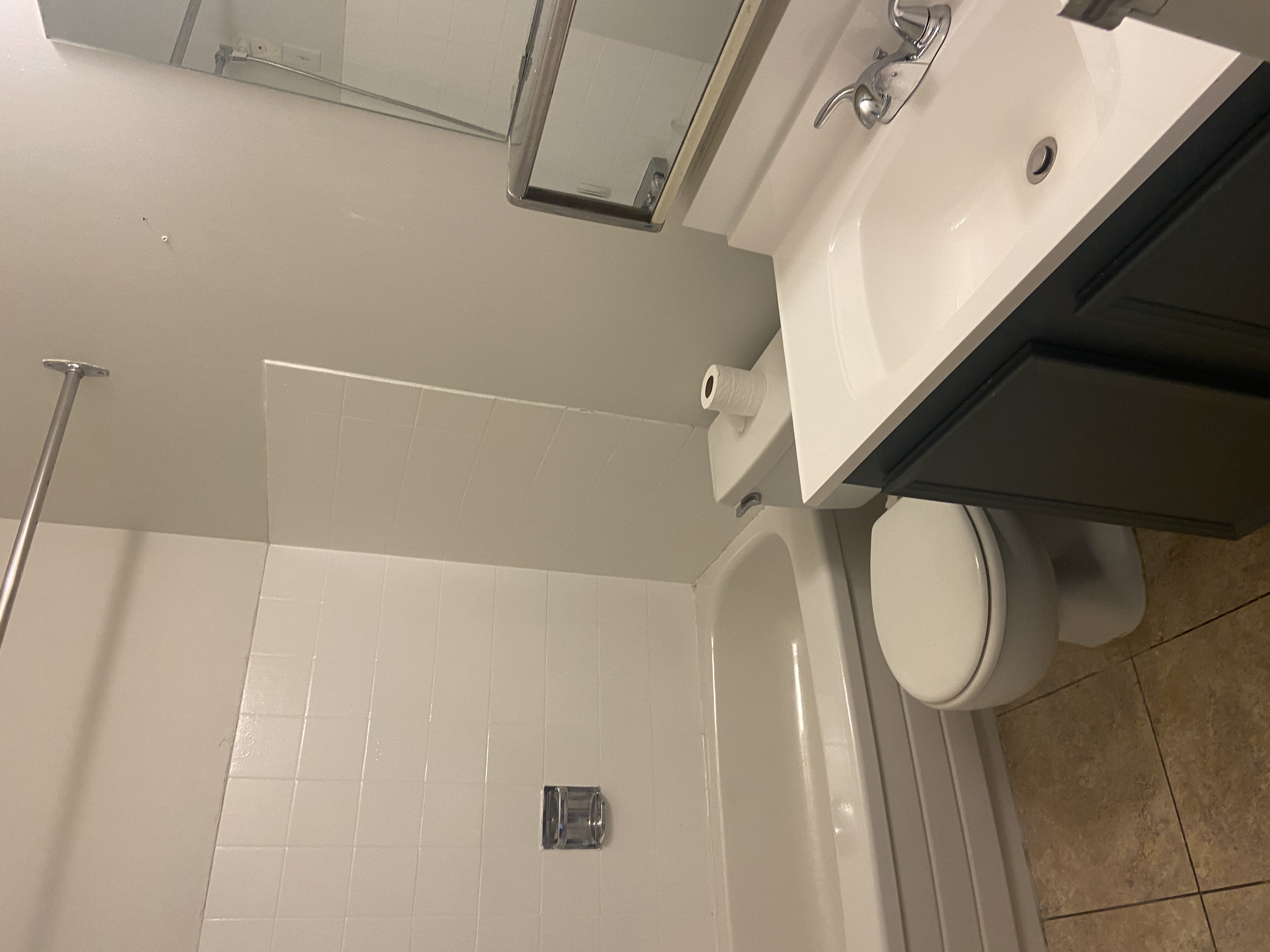 Large 1 Bedroom Down Town With Walk in Closet
